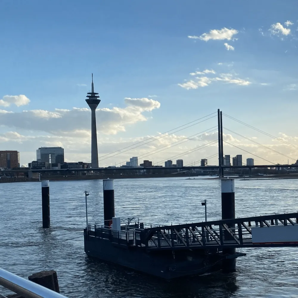 Düsseldorf Skyline am Rhein